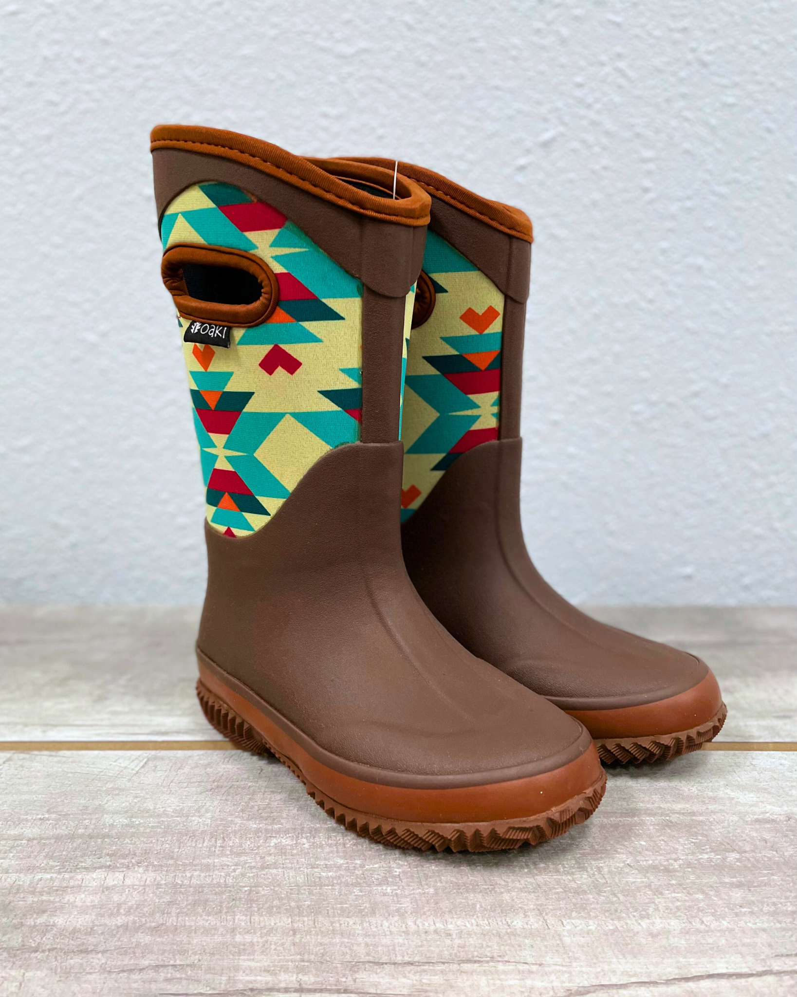 kids neoprene boots brown with geometric design