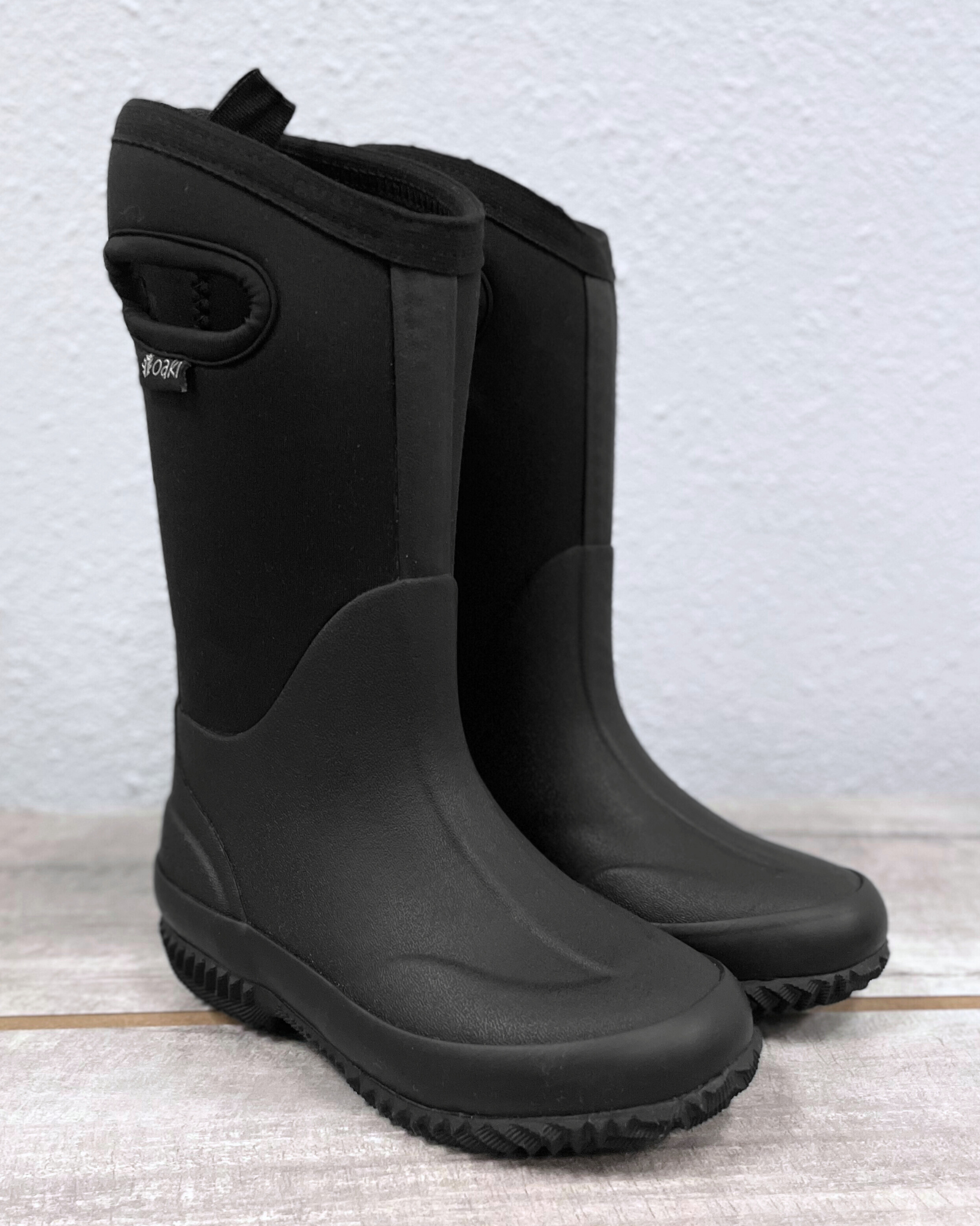 kids neoprene boots with cutout handles solid black