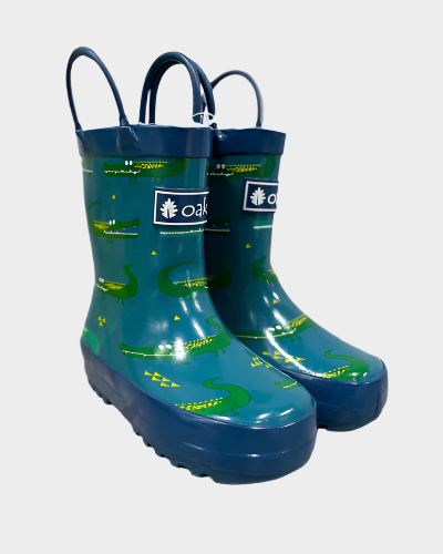 Kids rubber rain boots with crocodile pattern rubber and oaki logo. Black tread and loop handles.