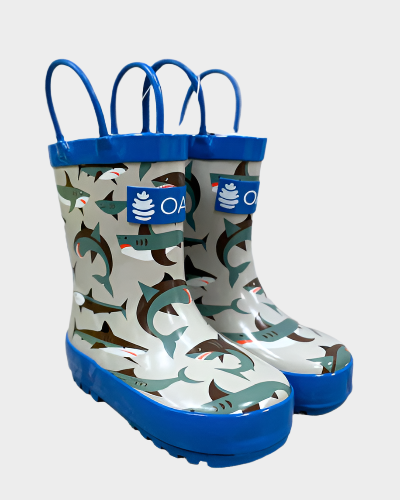 Kids rubber rain boots with grey sharka and blue detail rubber and oaki logo. Black tread and loop handles.